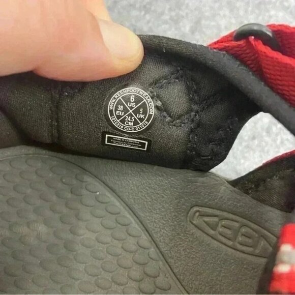 kEEN Big Kids' Newport H2 Waterproof Sandals in Ribbon Red Big Kids Size 6 - Picture 7 of 12